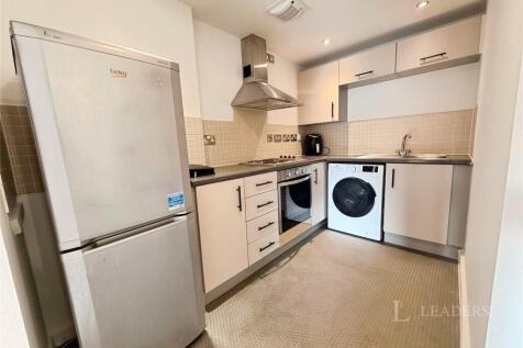 2-bed flat on Rea Place, Birmingham, West Midlands, B12, £1,075/mo