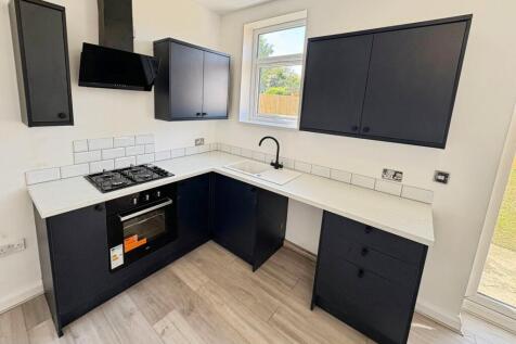 Rowlands Avenue, Huddersfield, West Yorkshire, HD5 photo 4