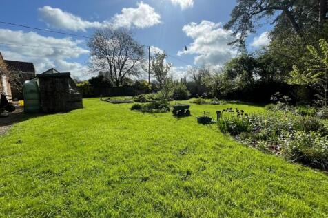 Shortgrove Garden 1.jpeg