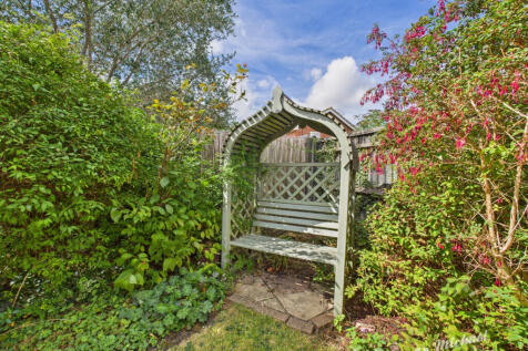 CAM03852G0-PR0407-STILL011