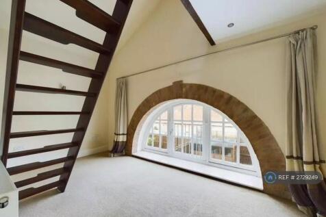 North Bedroom 17'8" x 8'2"