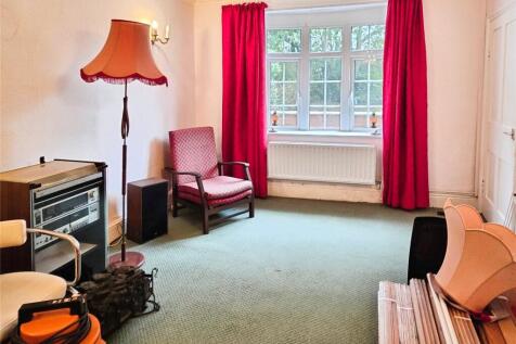 Sitting/Dining Room