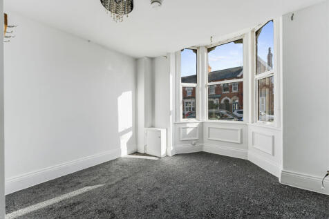 Legsby Avenue, Grimsby photo 3