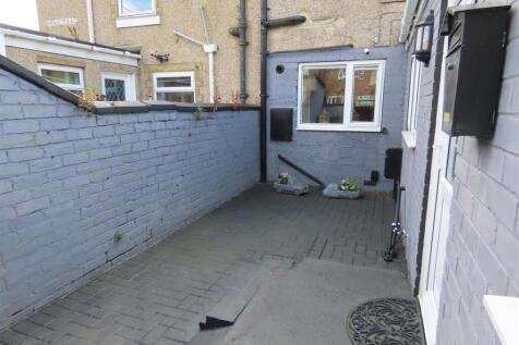 YARD TO REAR