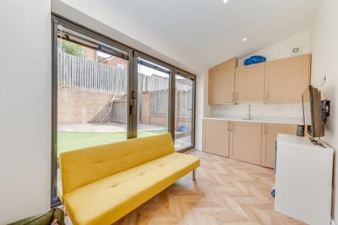 EXTENDED GROUND FLOOR