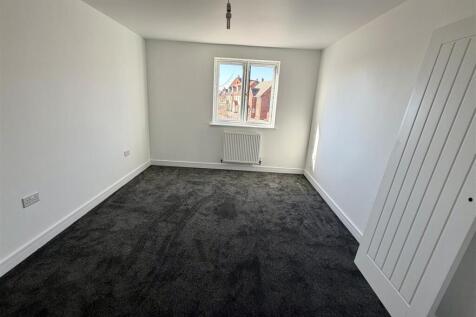 Bedroom 5.jpeg