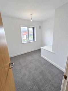 Hawkshead Crescent, Leeds photo 5
