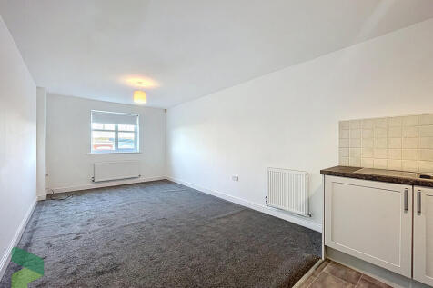 Open plan lounge ...