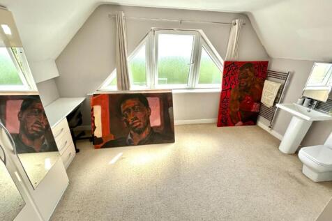 master ensuite 2.JPG