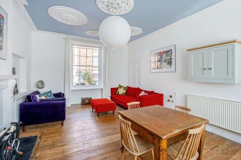 Sitting/Dining Room
