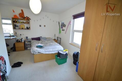 Hyde Park Terrace, Hyde Park, Leeds, West Yorkshire, LS6 photo 4