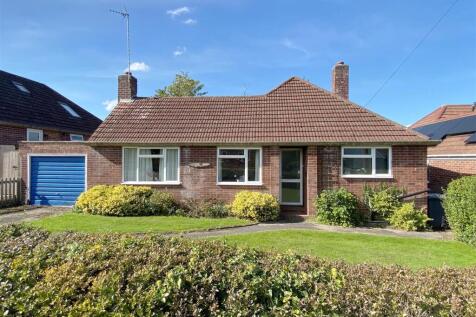 Newbury, RG14 - property photo