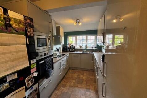 55 Mayfield kitchen