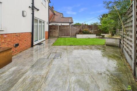 Presented by Clinton at EweMove Bexleyheath and Da