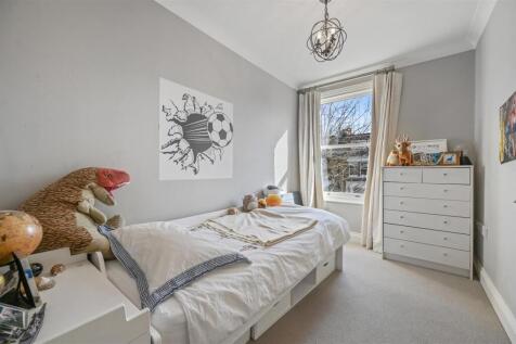 Cromwell Grove - BedroomE3