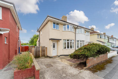 3 bed semi-detached house for sale