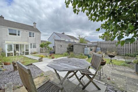 Treloweth Close 5 - Garden Front.jpg