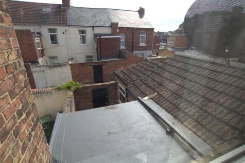 roof to rear.jpg