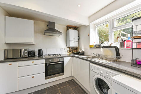 Warren Road, Winnall photo 3