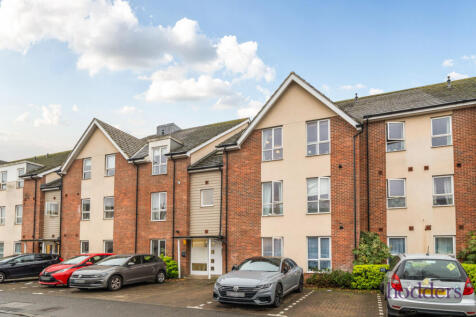 Addlestone, KT15 - property photo