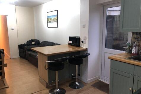 2 Bed Flat for Rent on Richard street