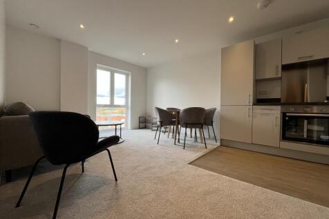 1-bed flat on Apt 176B, Grant Court, Bridgewater Wharf, Ordsall Lane, Manchester, £1,150/mo