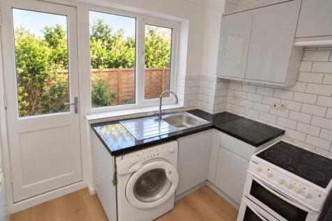 Willoughby Court, London Colney, AL2 photo 4
