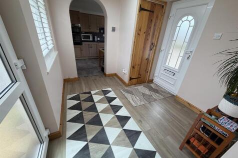 Entrance Hall 2.jpg