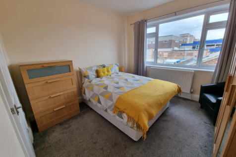NHS Staff En-Suite Room for Let
