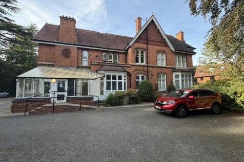 1 Manor Road - dental surgery entrance.jpg