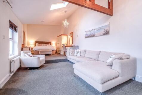 2 Croft Cottage &amp; Studio