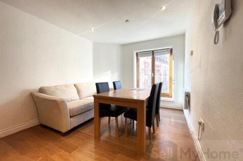 Living / dining area