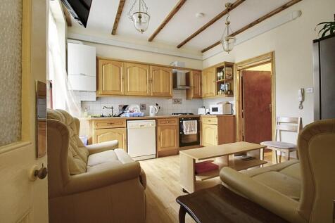 Fox Lane, Palmers Green N13 4AJ photo 4