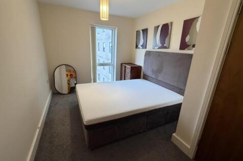 Falcon Drive, Cardiff photo 3
