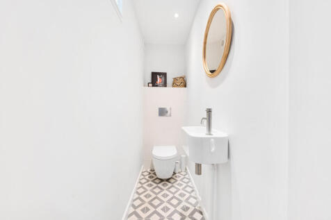 1305317-5-68540d4...