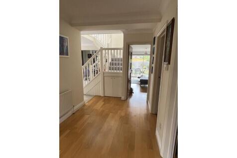 The Spinney, Cambridge, CB1 photo 3