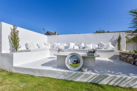 Entertaining Area.jpg