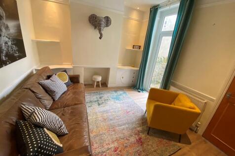 lounge 3.jpg