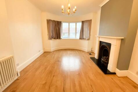 Midhurst Avenue, Westcliff-on-Sea photo 3
