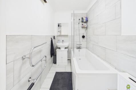 Presented by Clinton at EweMove Bexleyheath and Da