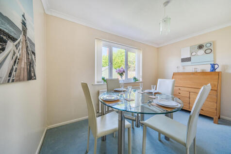 1360764-9-68dcf2c...