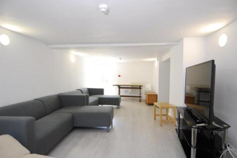 9-bed house on Lipson Road, Plymouth, £524/mo