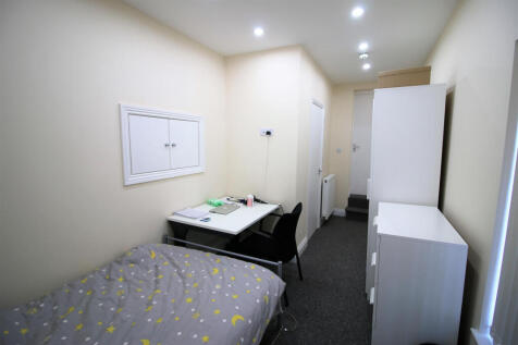 6-bed house on West Street, Lancaster, £4,290/mo