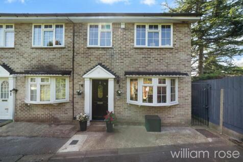 Ilford, IG6 - property photo