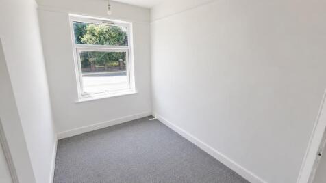 Ampthill Road, Bedford, MK42 photo 3