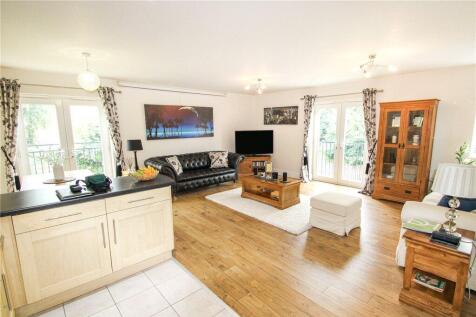 Kitchen / Lounge