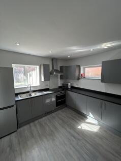 5-bed house on New Ashby Road, Loughborough, £3,033/mo