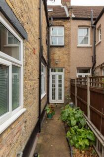 Pretoria Avenue, E17