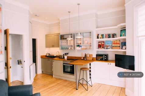 Living Room/Kitchen