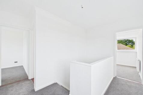 LE16, Knoll Street, Market Harborough photo 5